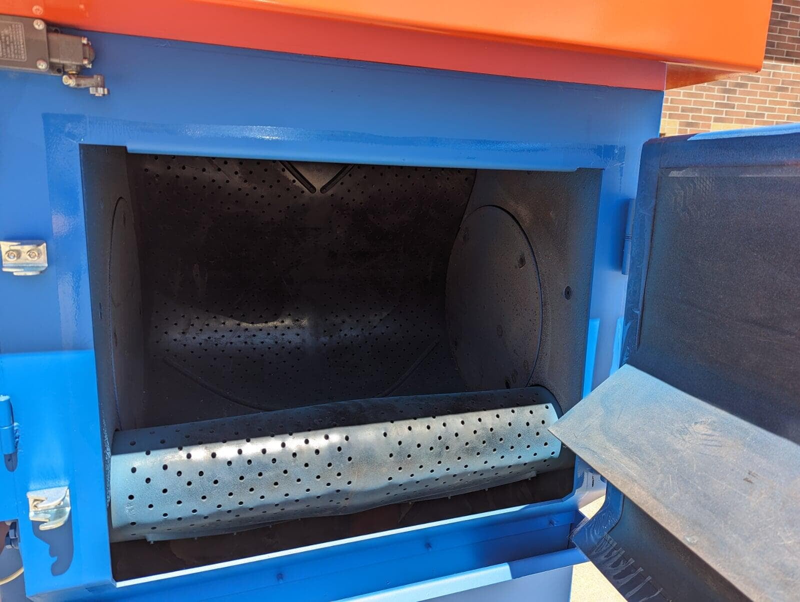 Rubber Belt Tumble Blast